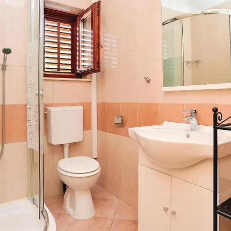 Διαμέρισμα Three-bedroom In Biograd *