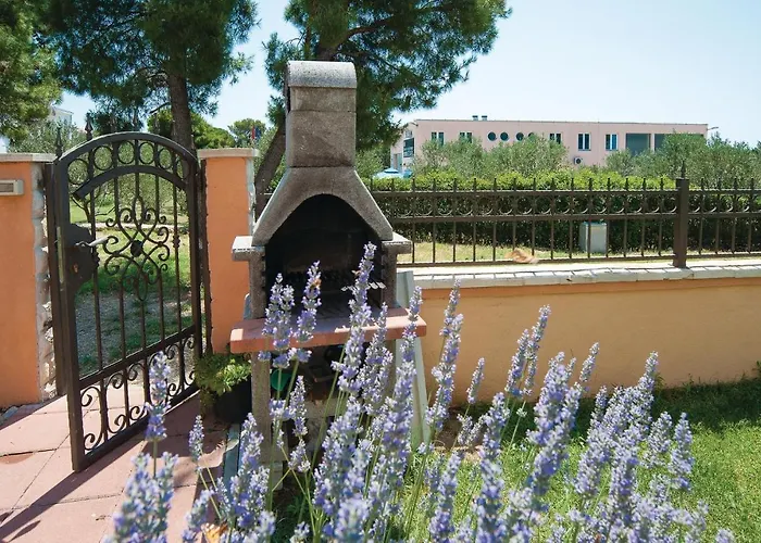 Three-bedroom In Biograd Apartament