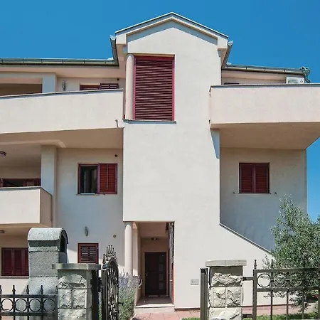 Three-bedroom In Biograd Apartman *