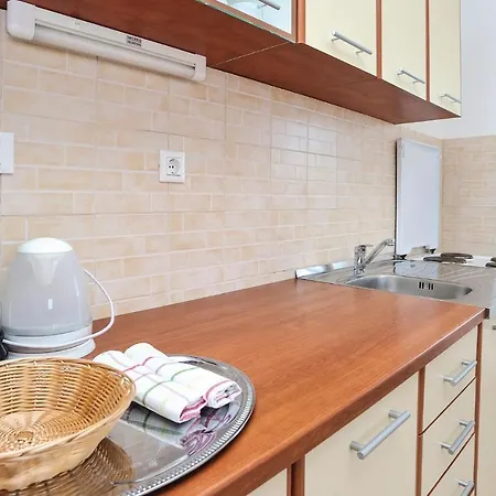 Three-bedroom In Biograd Apartman Opatijski Torovi
