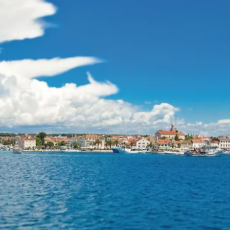 Three-bedroom In Biograd Apartman *