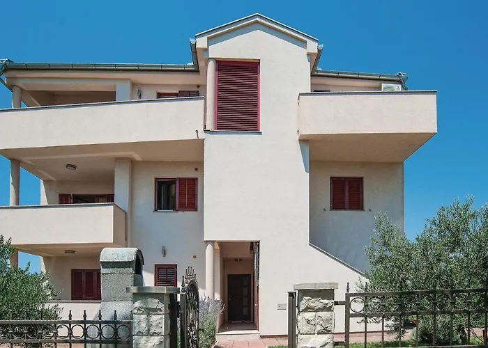Three-bedroom In Biograd 公寓 *