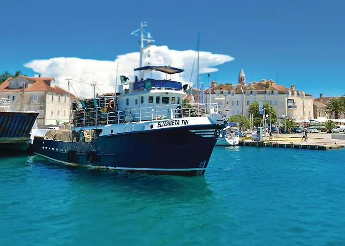 Three-bedroom In Biograd *